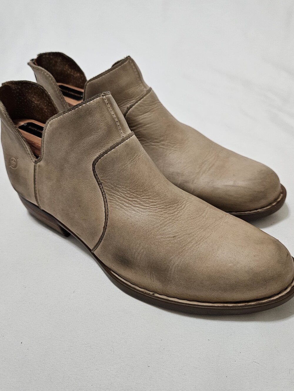 Born Kerri Ankle Boots Womens 9M Pull On Almond Toe Casual Leather Taupe